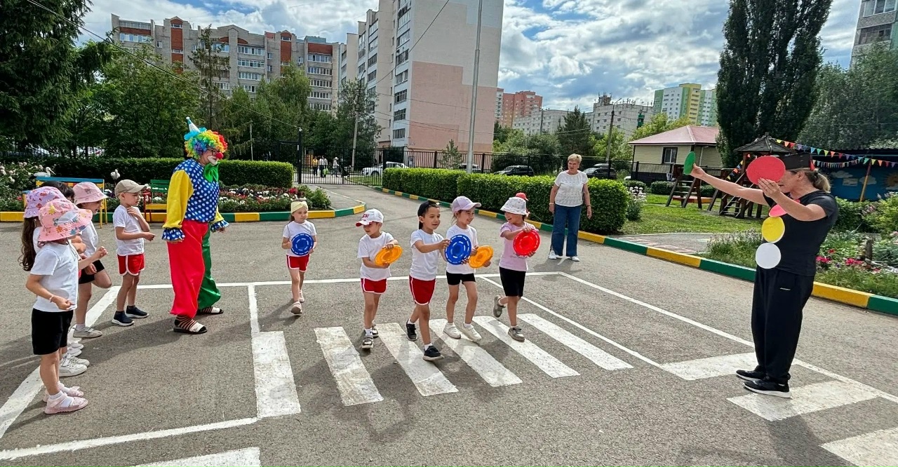 Погоня за цветами: как наши ребята спасали Светофор!