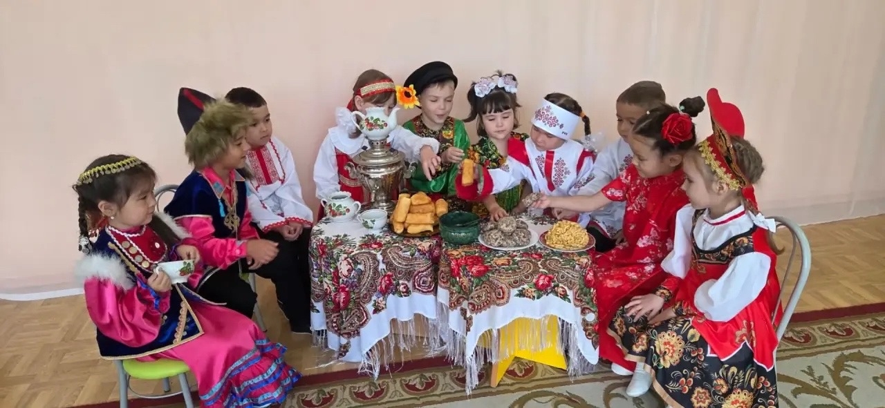 День национального костюма